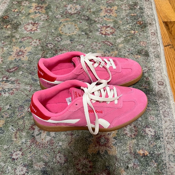 Reebok Women's Pink Sneakers - Suede - Picture 3 of 6